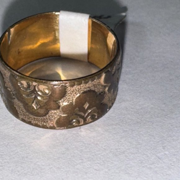 14 Kt Gp Wide Band Floral Ring, Size 6 1/2 - Picture 11 of 13